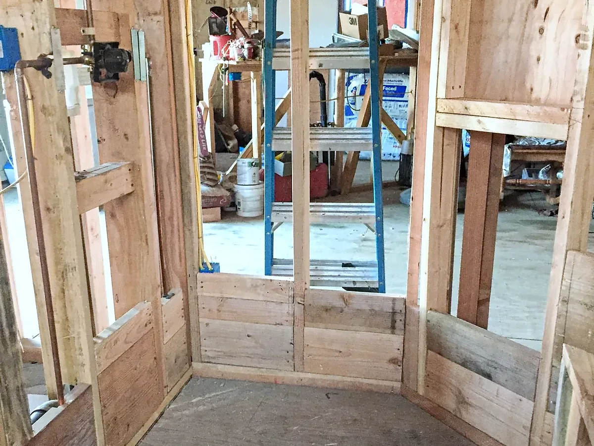 Bathroom before renovation