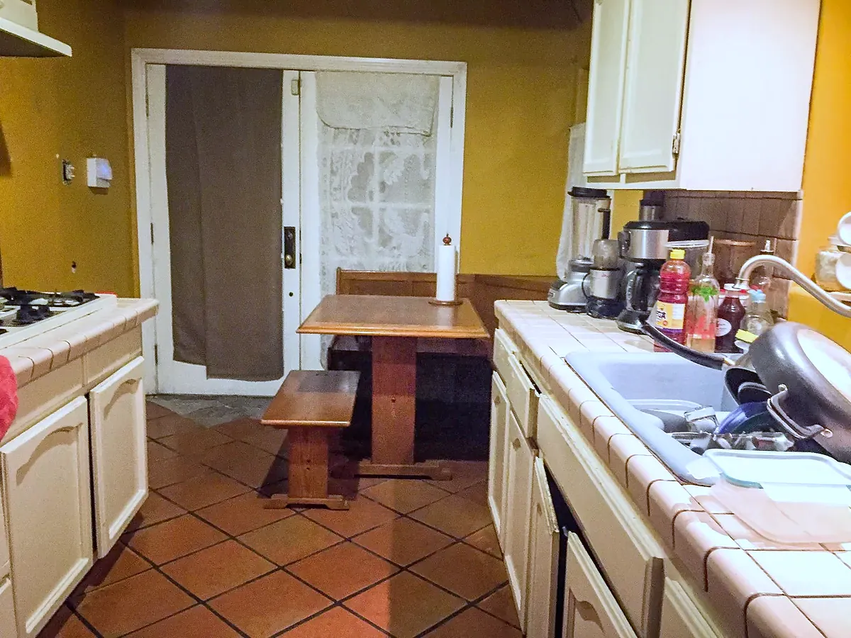 Kitchen before renovation